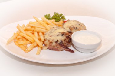 domuz eti şaftlı patates püresi ile