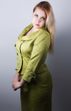 Takım elbiseli kadın