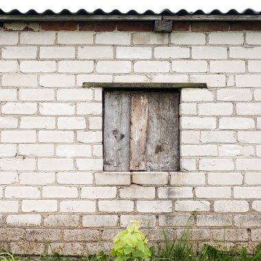 duvar ile bir pencere için yer