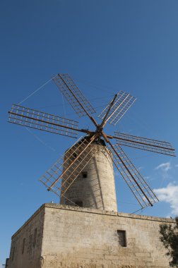 Malta tipik eski yeldeğirmeni