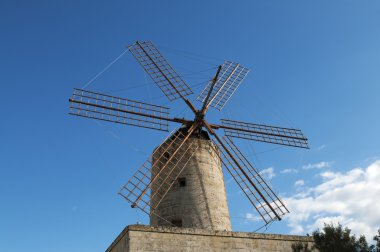 Malta tipik eski yeldeğirmeni