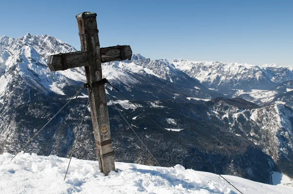 Vrcholový kříž na jenner mountain — Stock fotografie