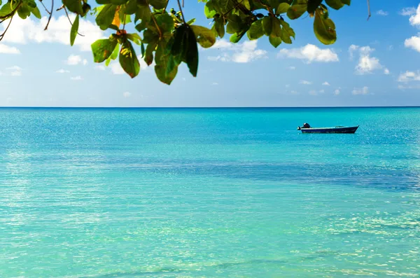 Blue Boat Horizon — Stock Photo, Image