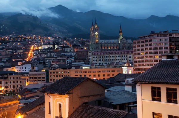 Quito, ecuador's nachts — Stockfoto