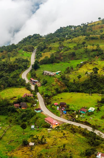 Estrada rural de alta altitude — Fotografia de Stock
