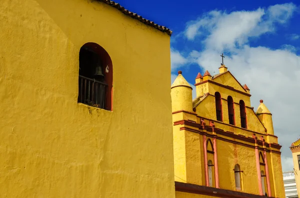 Igreja Colonial Amarela — Fotografia de Stock