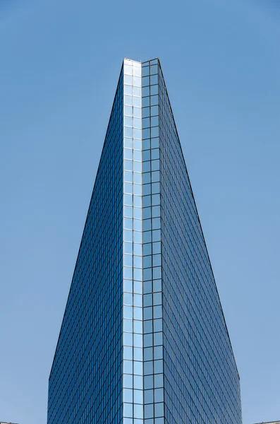 Συμμετρική ουρανοξύστης — Φωτογραφία Αρχείου