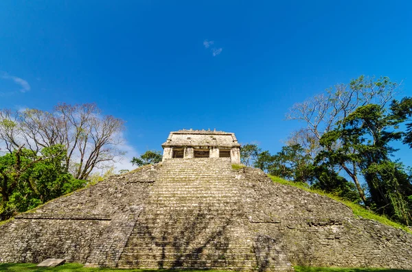Vista frontal del Templo Maya —  Fotos de Stock