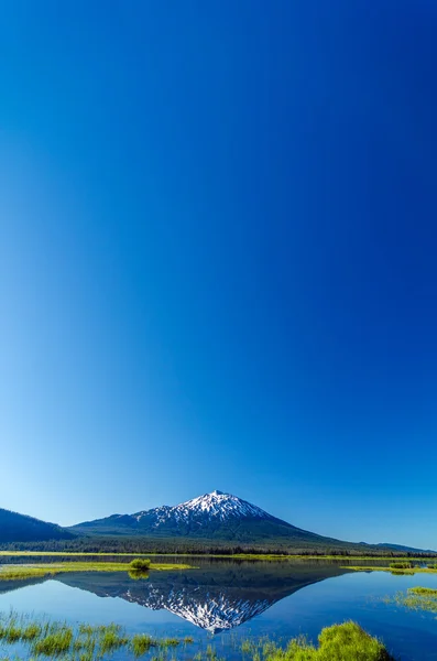 Mount Bachelor and Sky — Stock Photo, Image