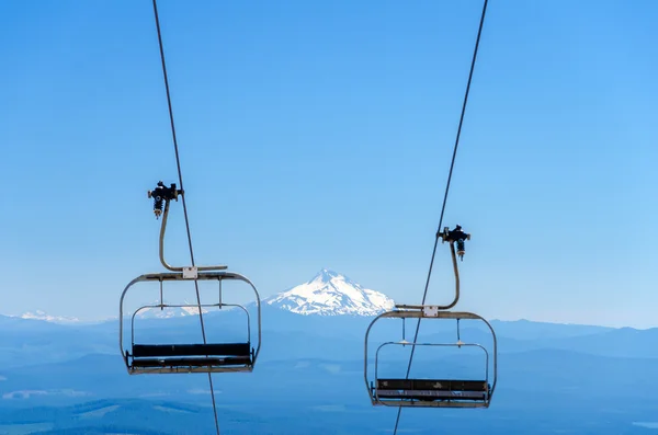 Chairlift and Mountain — Stock Photo, Image