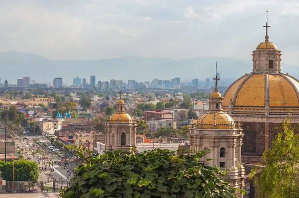 Alte basilika von guadalupe — Stockfoto