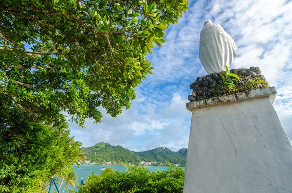 Tropical Statue of Mary — Stock Photo, Image