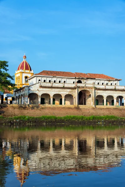 Mompox rivier en reflectie — Stockfoto