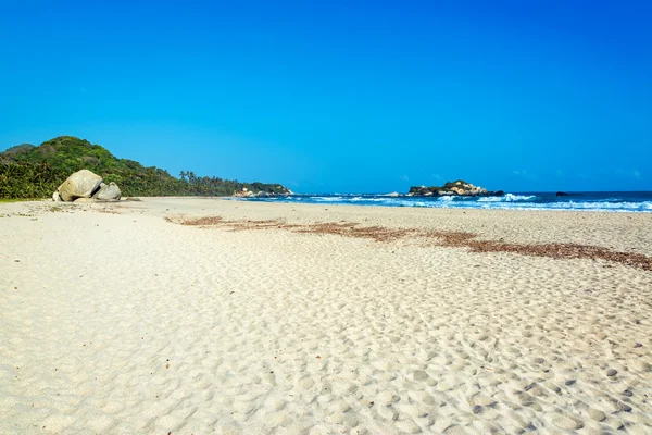 Geniş beyaz plaj — Stok fotoğraf