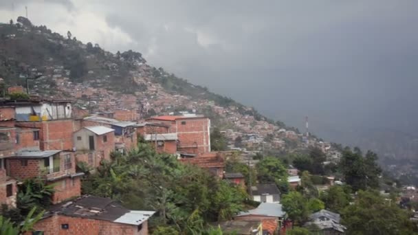 Sloppenwijken van medellin — Stockvideo