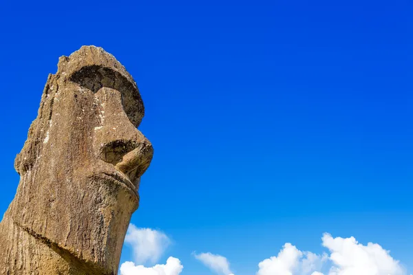 Moai e Céu Azul — Fotografia de Stock