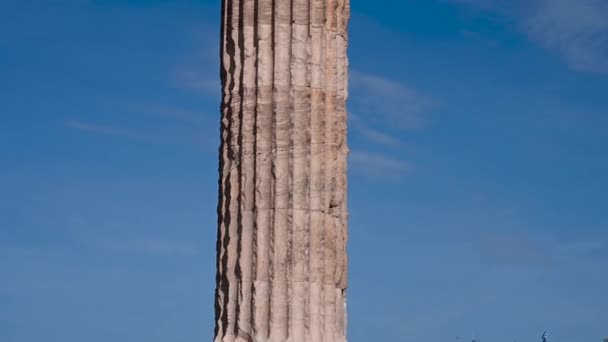 Veduta Una Colonna Del Temployed Zeus Olympian Con Cielo Blu — Video Stock