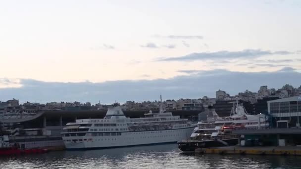 Pireaus Grecia Ottobre 2021 Passaggio Edifici Barche Nel Porto Pireo — Video Stock