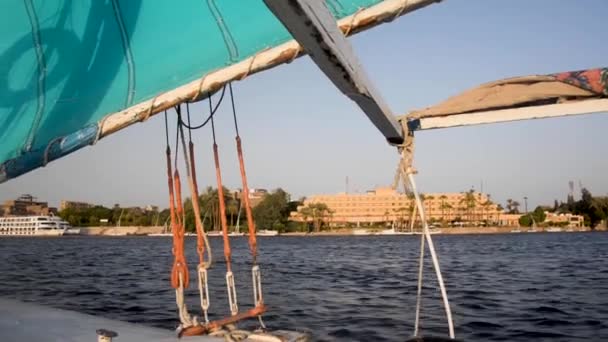Felluca Βόλτα Στον Ποταμό Νείλο Στο Λούξορ Αίγυπτος — Αρχείο Βίντεο