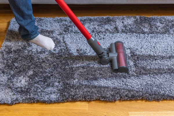 Close View Man Vacuuming Carpet Parquet Floor Moment Sweden — Stock Photo, Image