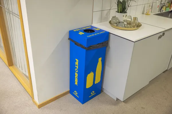 Vue Rapprochée Conteneur Recyclage Pour Boîtes Métalliques Bouteilles Plastique Suède — Photo