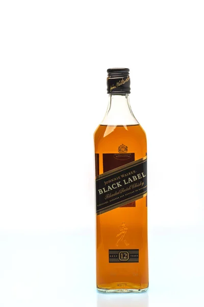 Гарний Вигляд Пляшки Віскі Джонні Вокер Чорна Етикетка Задньому Плані — стокове фото