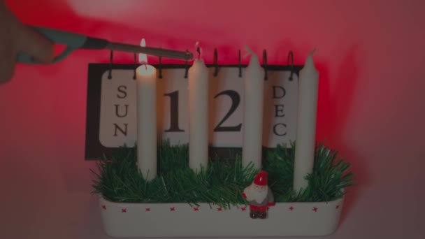 Närbild Bild Människan Ljus Tredje Ljus Traditionella Ljusstakar Tredje Advent — Stockvideo