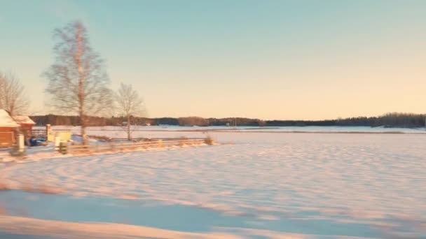 Krásný Zimní Den Výhled Auta Nádherná Krajina Poli Lesy Modrou — Stock video