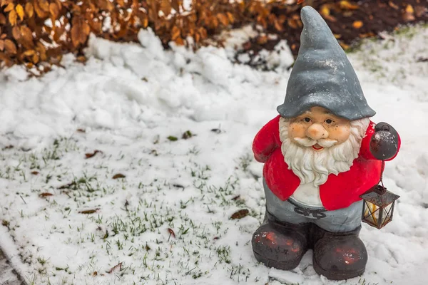 Cute Gnome Figure Standing Garden Winter Green Grass Snow Christmas — Stock Photo, Image