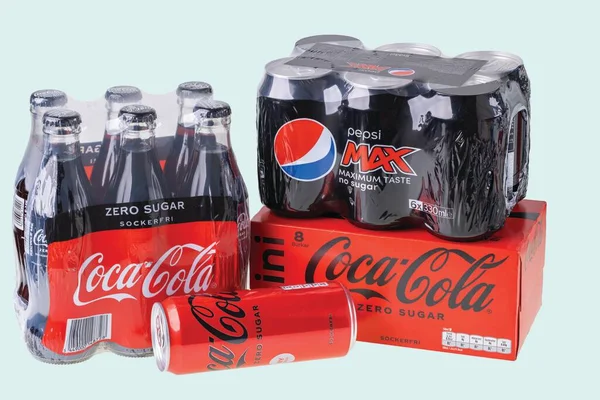 Närbild Olika Typer Paket Coca Cola Och Pepsi Cola Socker — Stockfoto