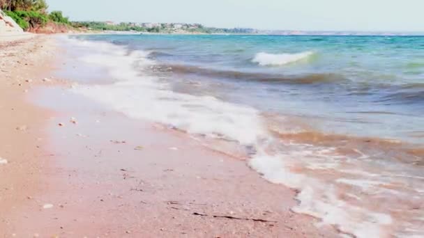 Όμορφη Αμμουδιά Και Γαλαζοπράσινα Νερά Ελλάδα Εκπληκτικό Υπόβαθρο — Αρχείο Βίντεο