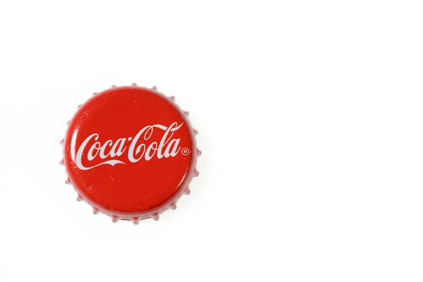 Vue Rapprochée Capuchon Métallique Coca Cola Isolé Sur Fond Blanc — Photo