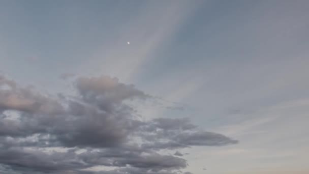 Piękny Widok Unoszące Się Chmury Niebie Podczas Zachodu Słońca Czas — Wideo stockowe