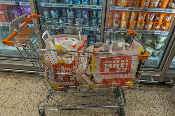 Nahaufnahme Der Warenkorb Mit Konzept Des Einkaufs Von Lebensmitteln Einkaufszentrum — Stockfoto