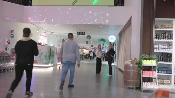 去欧洲超市购物和休闲的内观 乌普萨拉 2022 — 图库视频影像