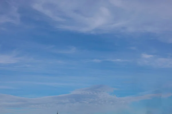 Gyönyörű Kilátás Kék Cirrus Felhők — Stock Fotó