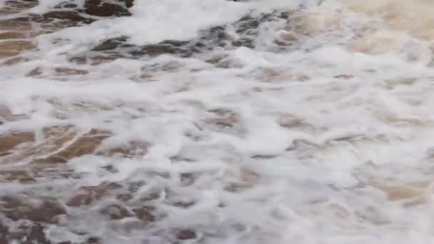 Belle Vue Sur Cascade Rivière Qui Coule Pendant Pluie Avec — Video