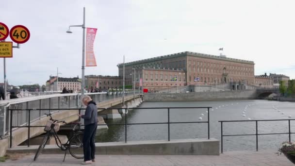 스톡홀름 중심부에 근처에 제방의 아름다운 스웨덴 2022 — 비디오