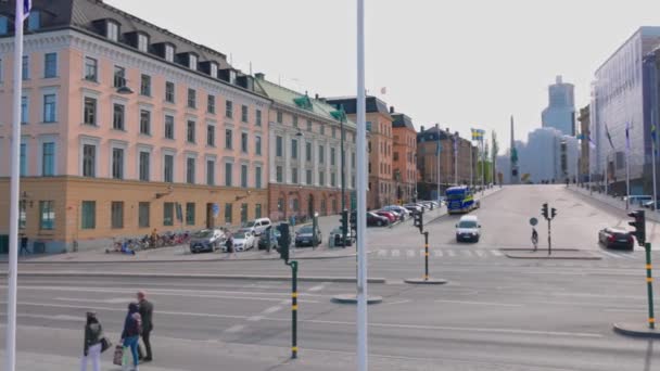 스톡홀름 중심부에 팰리스 광장에 주차장의 아름다운 스웨덴 2022 — 비디오