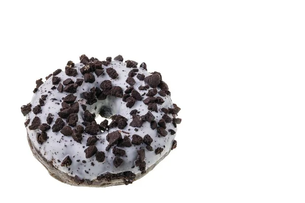 Beyaz Arka Planda Izole Edilmiş Çikolata Parçacıkları Serpiştirilmiş Donut Yakın — Stok fotoğraf