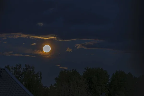 Belle Vue Sur Nature Paysage Lune Brillante Dans Ciel Nuageux — Photo