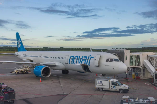 Közelíts Novair Repülőgépeire Kora Reggeli Égbolton Svédország Stockholmban 2022 Július — Stock Fotó