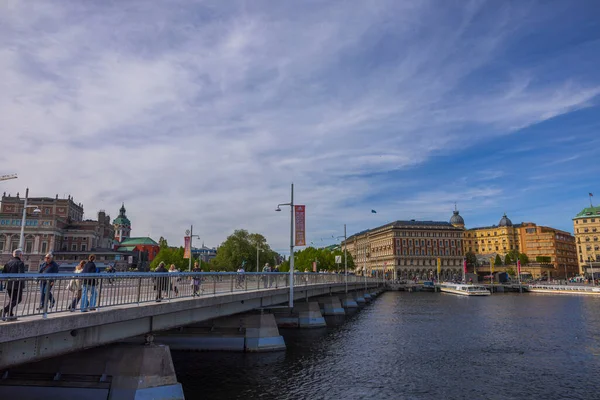 Beautiful Stockholm City Landscape View People Walking Bridge River Old — Photo