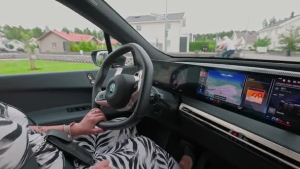 Close View Woman Driving Bmw Ix40 Electric Car Lets People — Stockvideo