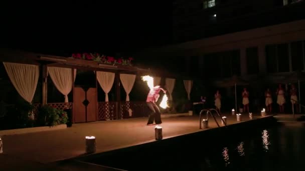 Beautiful View Man Fire Show Nightly Entertainment Front Tourists Rhodes — Wideo stockowe