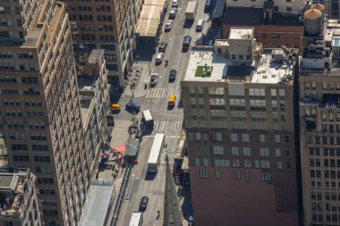 Empire State Binası 'ndan Manhattan sokaklarından birinin manzarası çok güzel. - New York. ABD..  