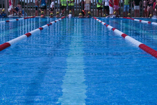 Zwembad klaar voor sportevenement — Stockfoto