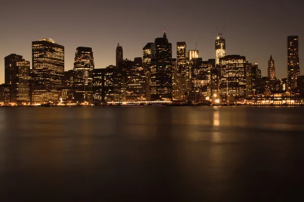 Lower Manhattan em Nova Iorque à noite — Fotografia de Stock