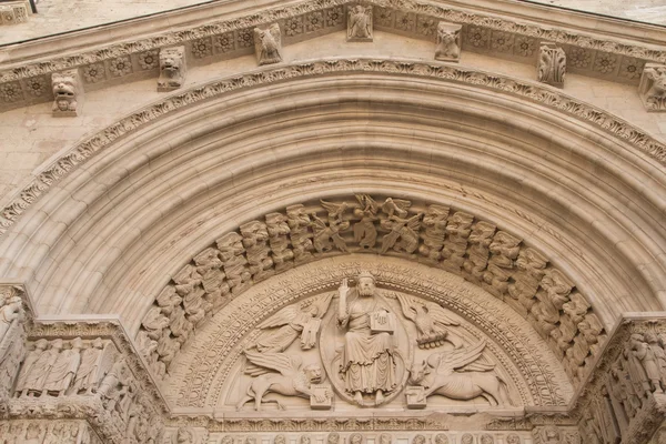 St Trophime Portal Detail (Arles, França). Horizontalmente . — Fotografia de Stock