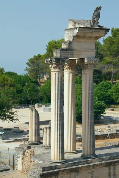Ruínas de colunas romanas em Glanum (França ) — Fotografia de Stock